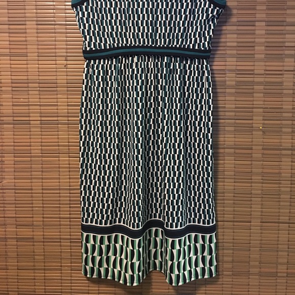 Dress - Picture 4 of 4